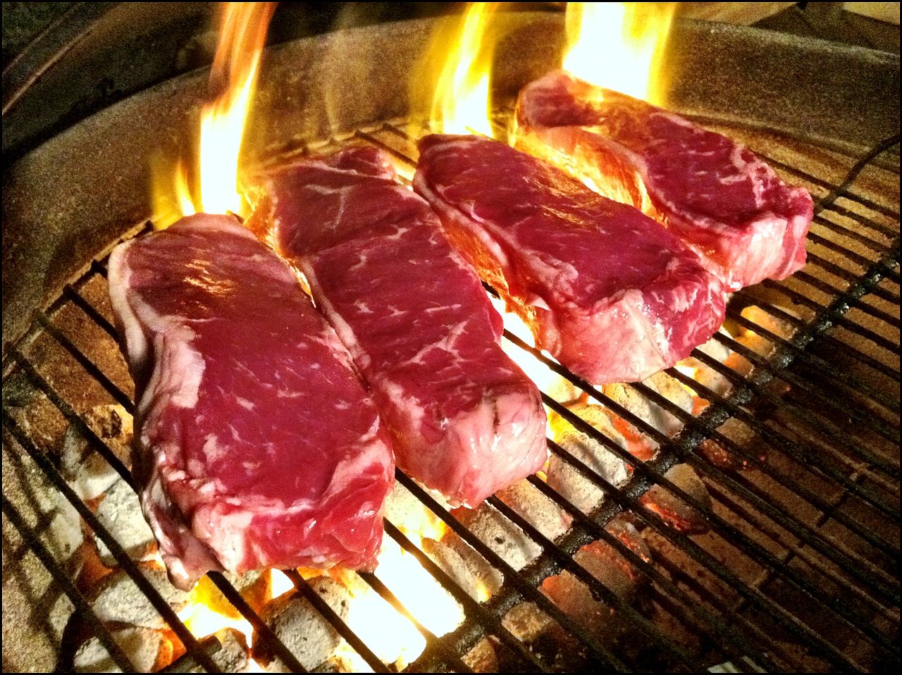 Grilling_Steaks on bbq