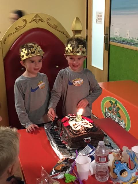 gabe-and-noah-fifth-bday-noahs-cake