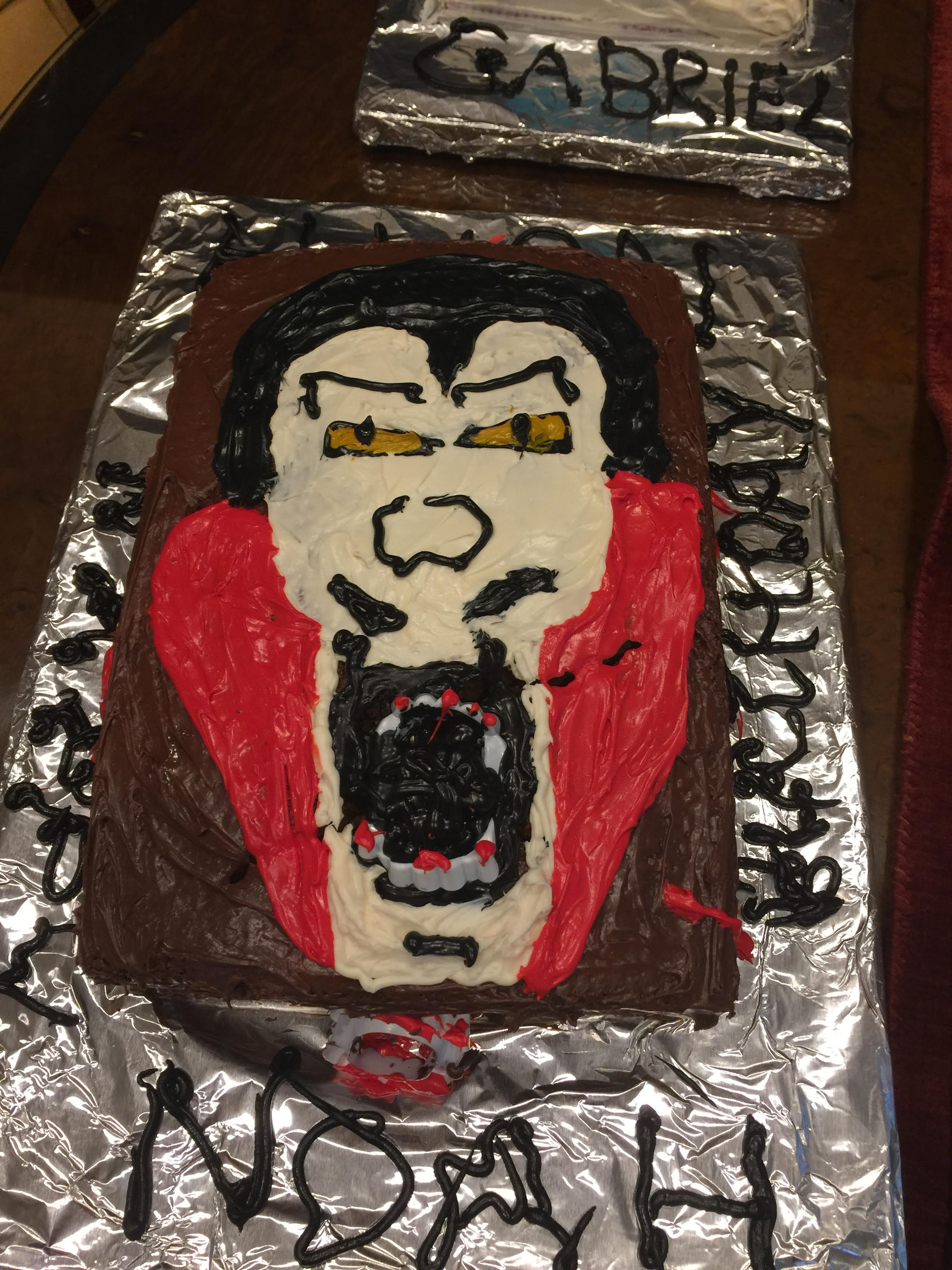 noahs-vampire-cake-2016